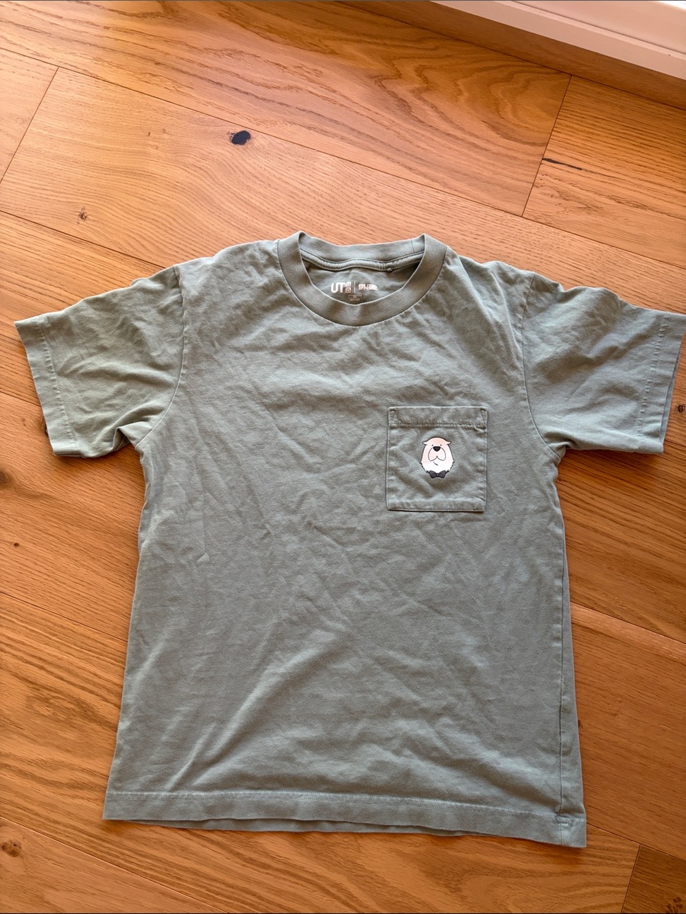 UNIQLO Spy x Family UT T-shirt Green, size XS